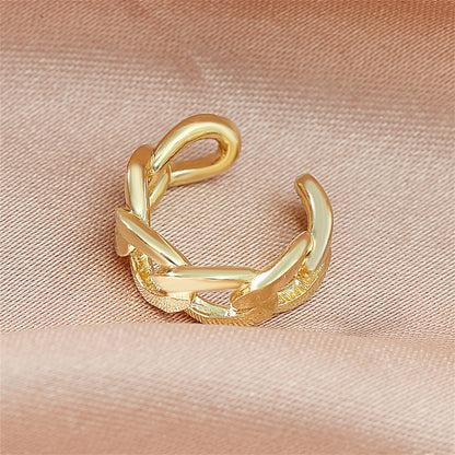 18K Gold-Plated Curb Chain Ear Cuff, gold stud earrings for women, dainty minimalist design, detail close-up