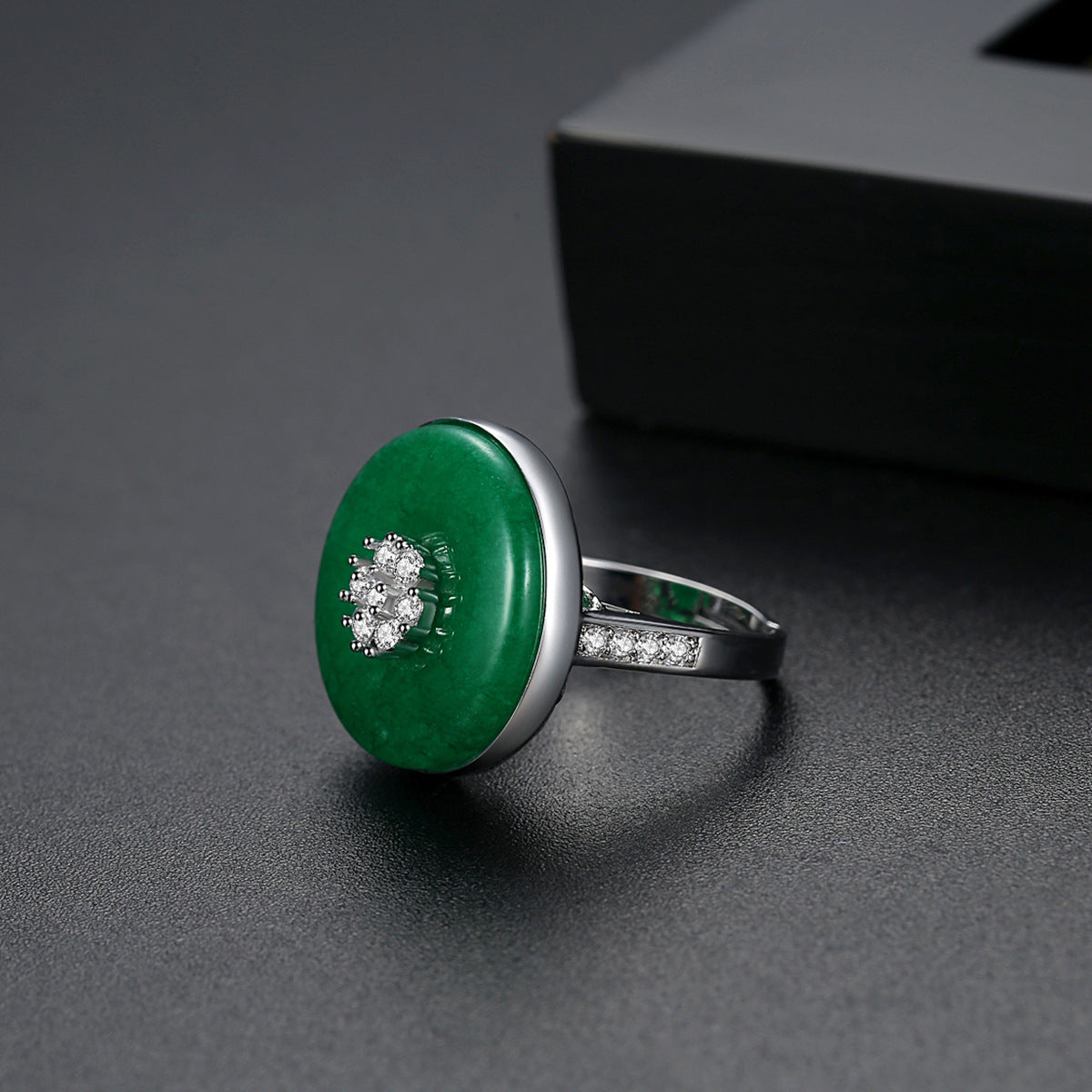 Cubic Zirconia and Green Quartz Flower Round Adjustable Ring, statement rings for women, detail close-up