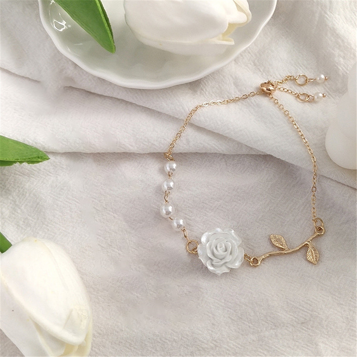 Pearl and White Resin 18K Gold-Plated Rose Strand Bracelet, gold bracelet for women, everyday style, detail close-up