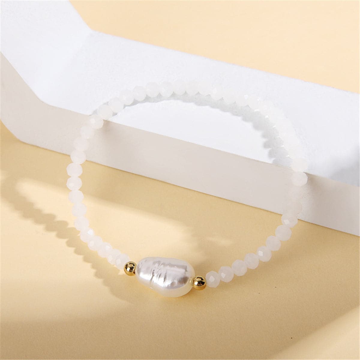 White Acrylic & Pearl Stretch Beaded Bracelet