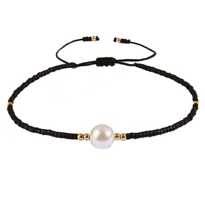 Black Howlite and Pearl Adjustable Bracelet, bracelet for women, vintage-inspired design, lifestyle look
