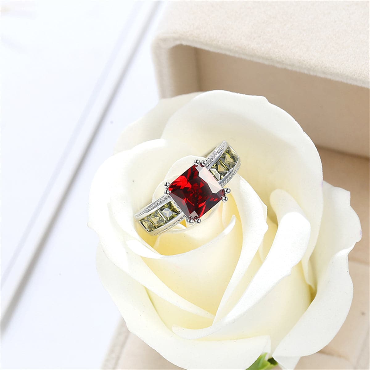 Red and Olive Green Crystal and Silver-Plated Princess-Cut Ring, silver statement rings for women, detail close-up