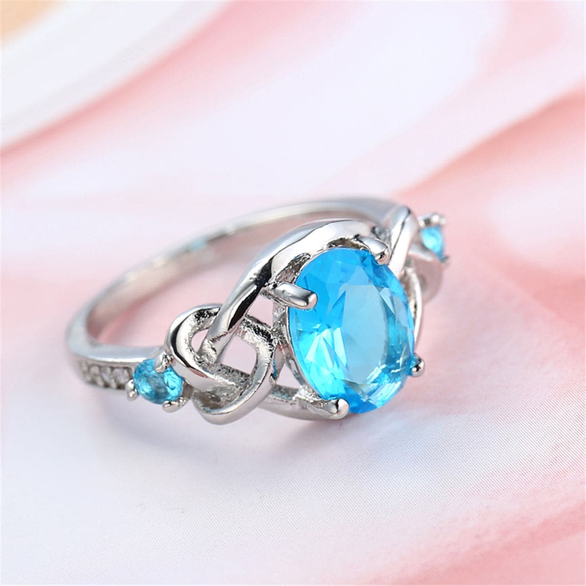 Sea Blue Crystal and Silver-Plated Botany Ring, silver statement rings for women, vintage-inspired design, detail close-up