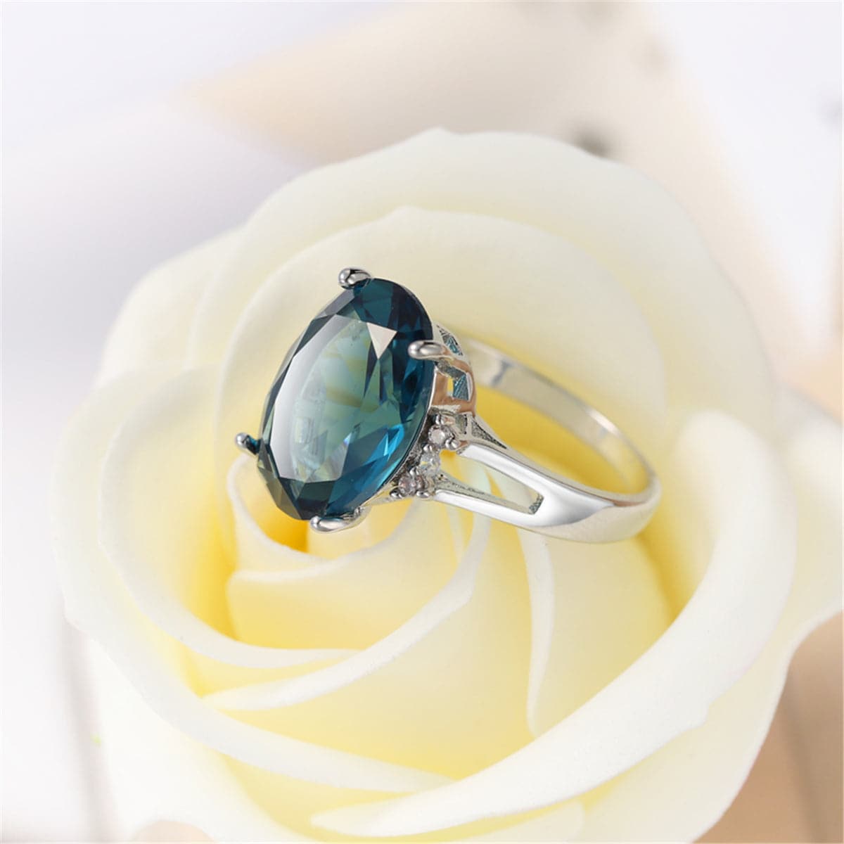 Navy Crystal and Silver-Plated Oval-Cut Cocktail Ring, silver statement rings for women, botanical inspired, detail close-up