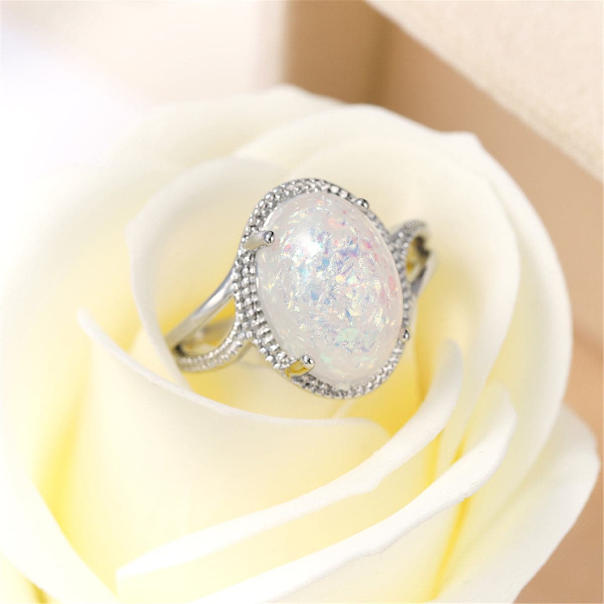 Resin and Silver-Plated Statement Ring, silver statement rings for women, elegant gift for her, detail close-up