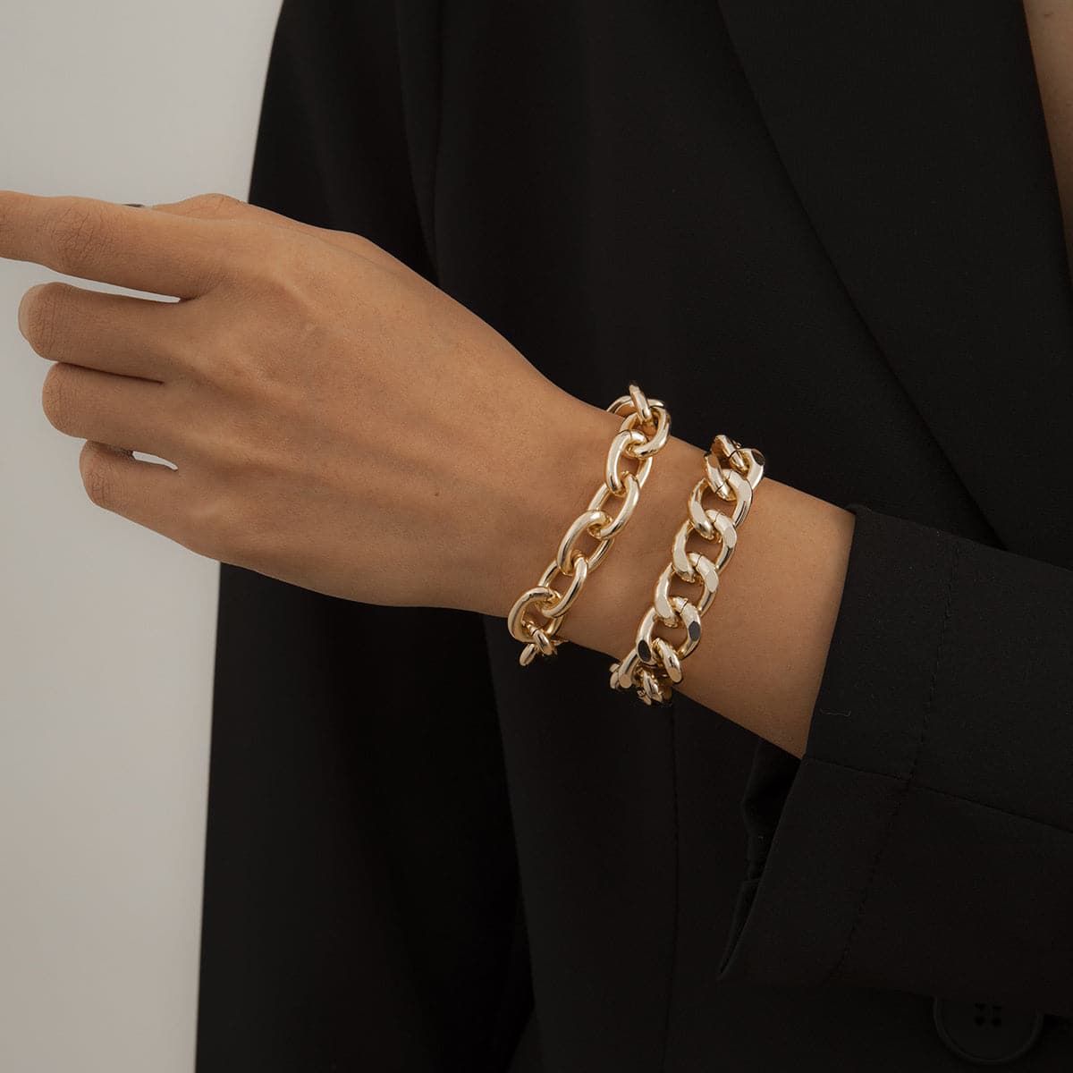 18K Gold-Plated Curb Chain Bracelet Set, jewelry gift sets for women, dainty minimalist design, detail close-up