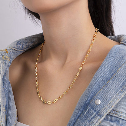 18K Gold-Plated Mariner Chain Necklace, gold pendant necklace for women, vintage-inspired design, side view
