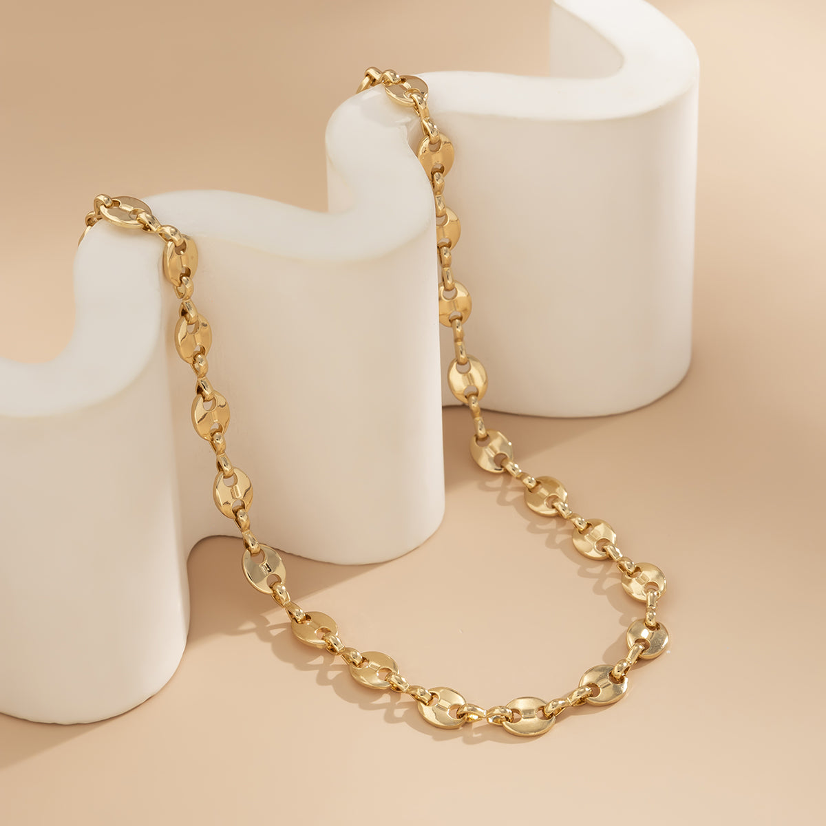 18K Gold-Plated Mariner Chain Necklace, gold pendant necklace for women, vintage-inspired design, styled look