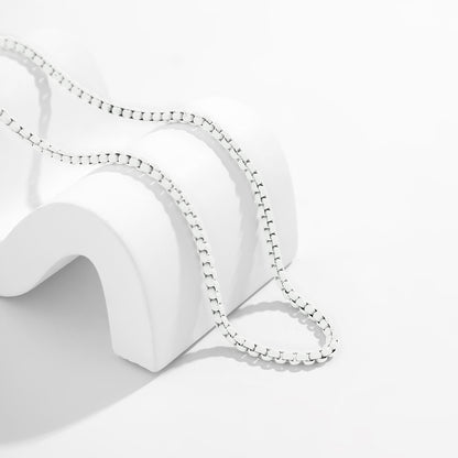 White Enamel and Silver-Plated Chain Necklace, silver pendant necklace for women, elegant gift for her, lifestyle look