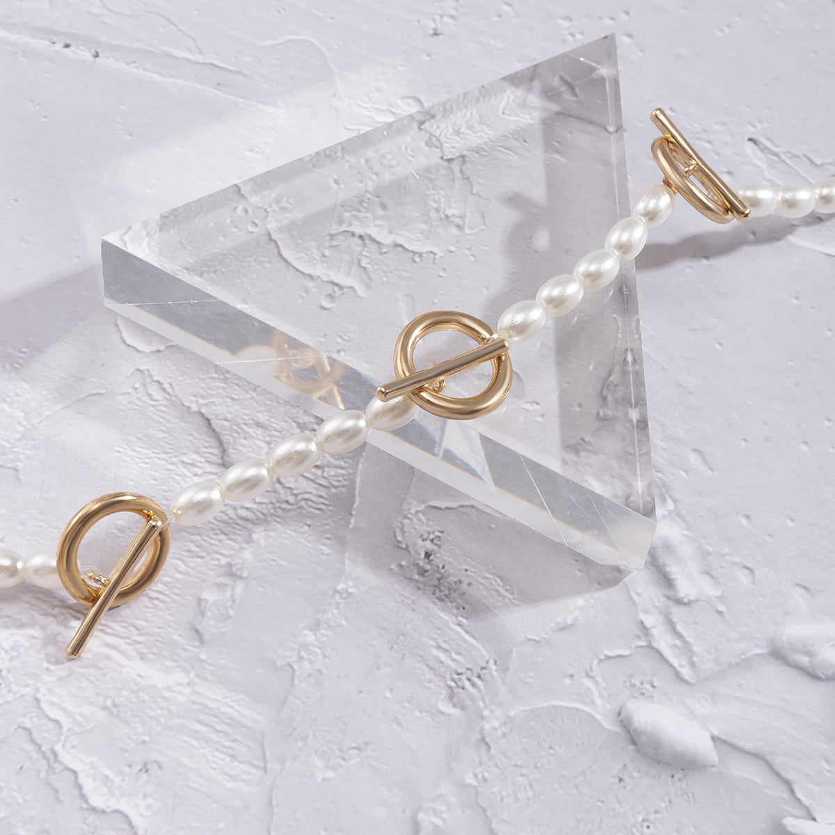 Pearl and 18K Gold-Plated Circle Bar Station Necklace, gold pendant necklace for women, vintage-inspired design, side view
