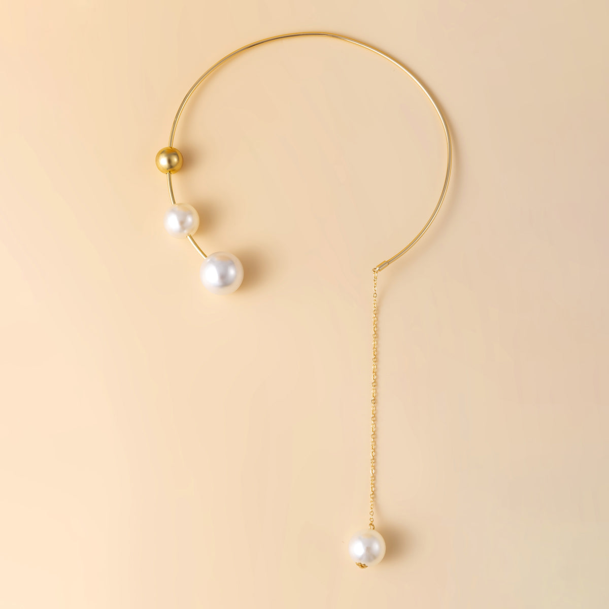 Pearl and 18K Gold-Plated Drop Choker, gold pendant necklace for women, botanical inspired, detail close-up