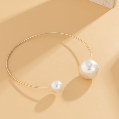 Pearl and 18K Gold-Plated Copper Collar Necklace, chunky gold choker necklace, vintage-inspired design, styled look