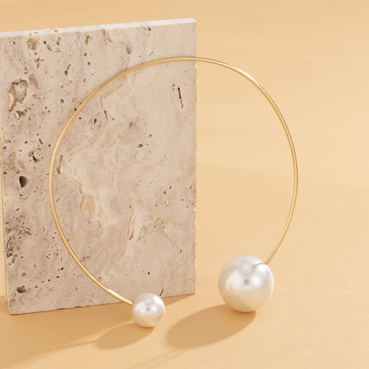 Pearl and 18K Gold-Plated Copper Collar Necklace, chunky gold choker necklace, vintage-inspired design, side view
