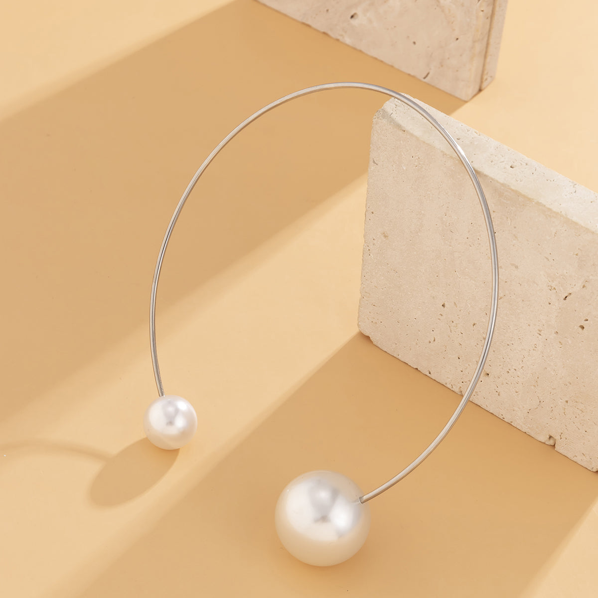 Pearl and Silver-Plated Copper Collar Necklace, chunky silver choker necklace, dainty minimalist design, lifestyle look