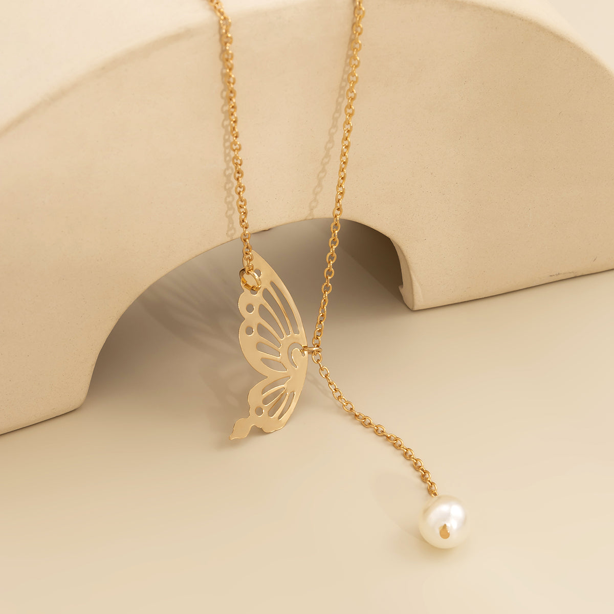 Pearl and 18K Gold-Plated Butterfly Lariat Necklace, gold pendant necklace for women, detail close-up