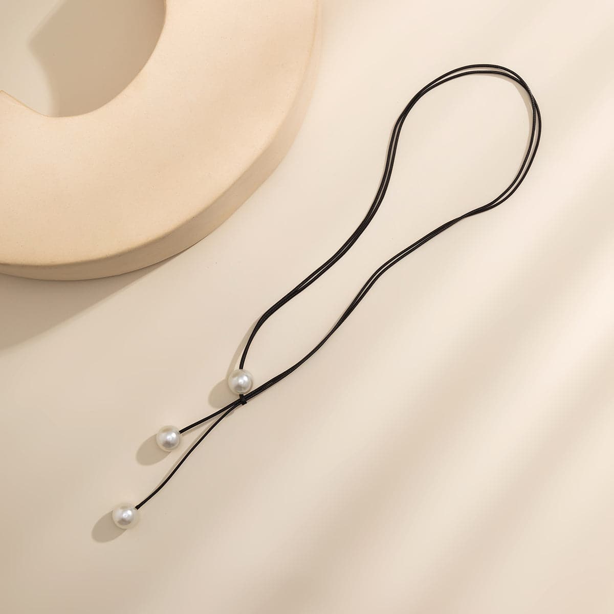 White Pearl Lariat Necklace, pendant necklace for women, everyday style, lifestyle look