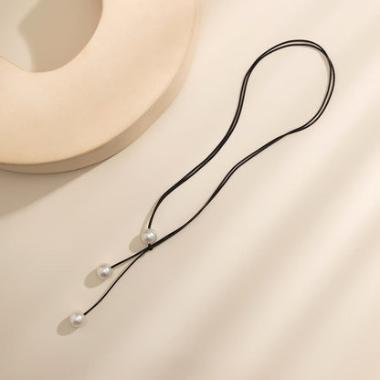 White Pearl Lariat Necklace, pendant necklace for women, everyday style, lifestyle look