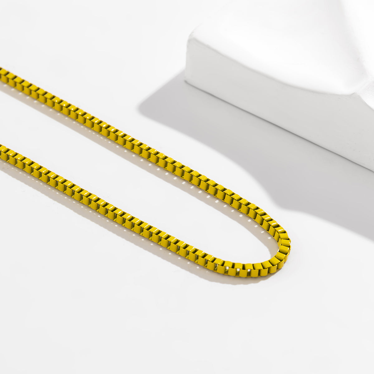 Yellow and Silver-Plated Box Chain Necklace, silver pendant necklace for women, botanical inspired, detail close-up