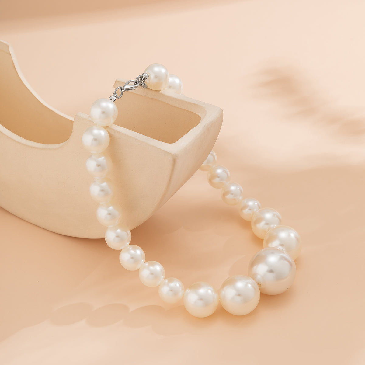 Pearl and Silver-Plated Graduated Choker, silver pendant necklace for women, everyday style, lifestyle look