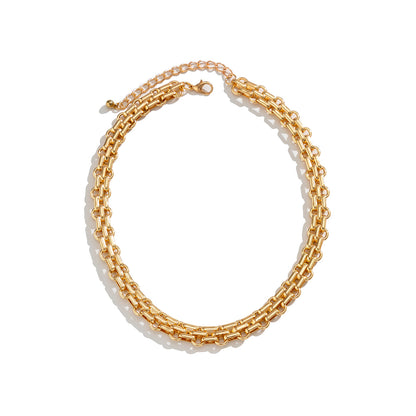 18K Gold-Plated Triple-Link Chain, gold pendant necklace for women, vintage-inspired design, detail close-up