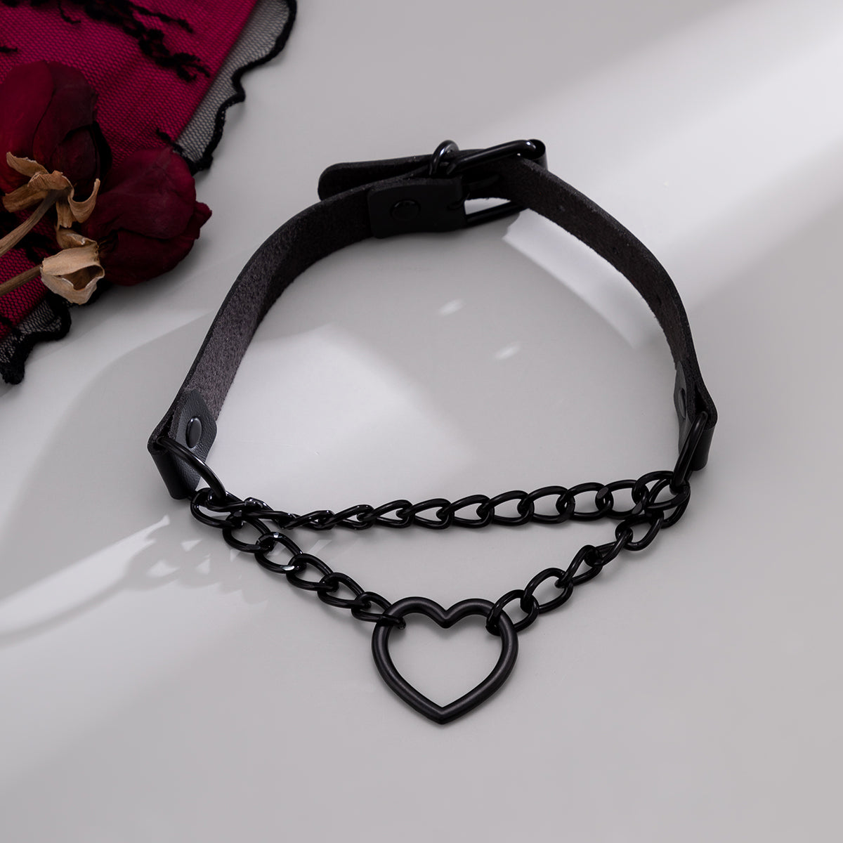 Black Heart Layered Choker Necklace, chunky choker necklace, everyday style, detail close-up