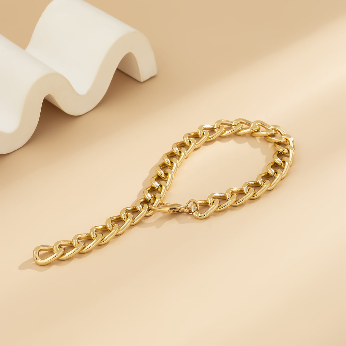 18K Gold-Plated Curb Chain Bracelet, gold bracelet for women, botanical inspired, lifestyle look
