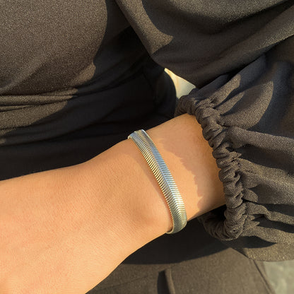 Silver-Plated Snake Chain Bracelet, silver bracelet for women, vintage-inspired design, side view