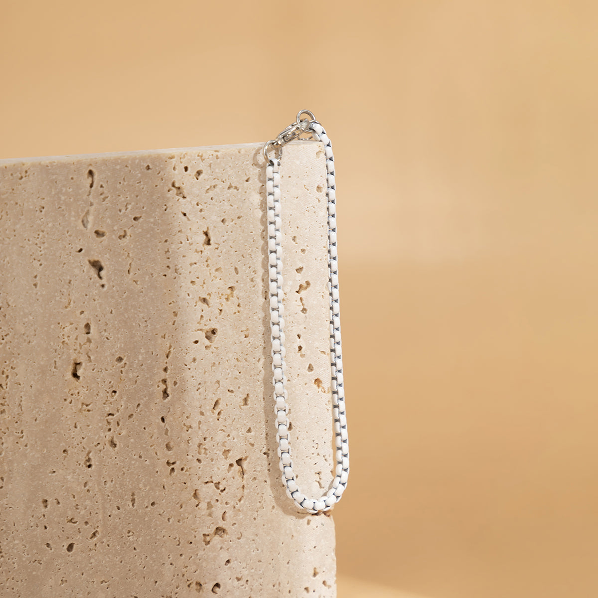White Enamel and Silver-Plated Chain Bracelet, silver bracelet for women, dainty minimalist design, detail close-up