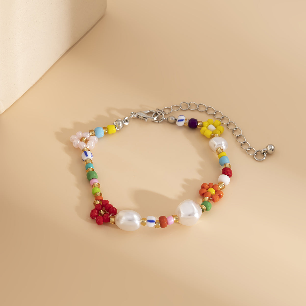 Multicolor Howlite & Pearl Silver-Plated Floral Beaded Adjustable Bracelet