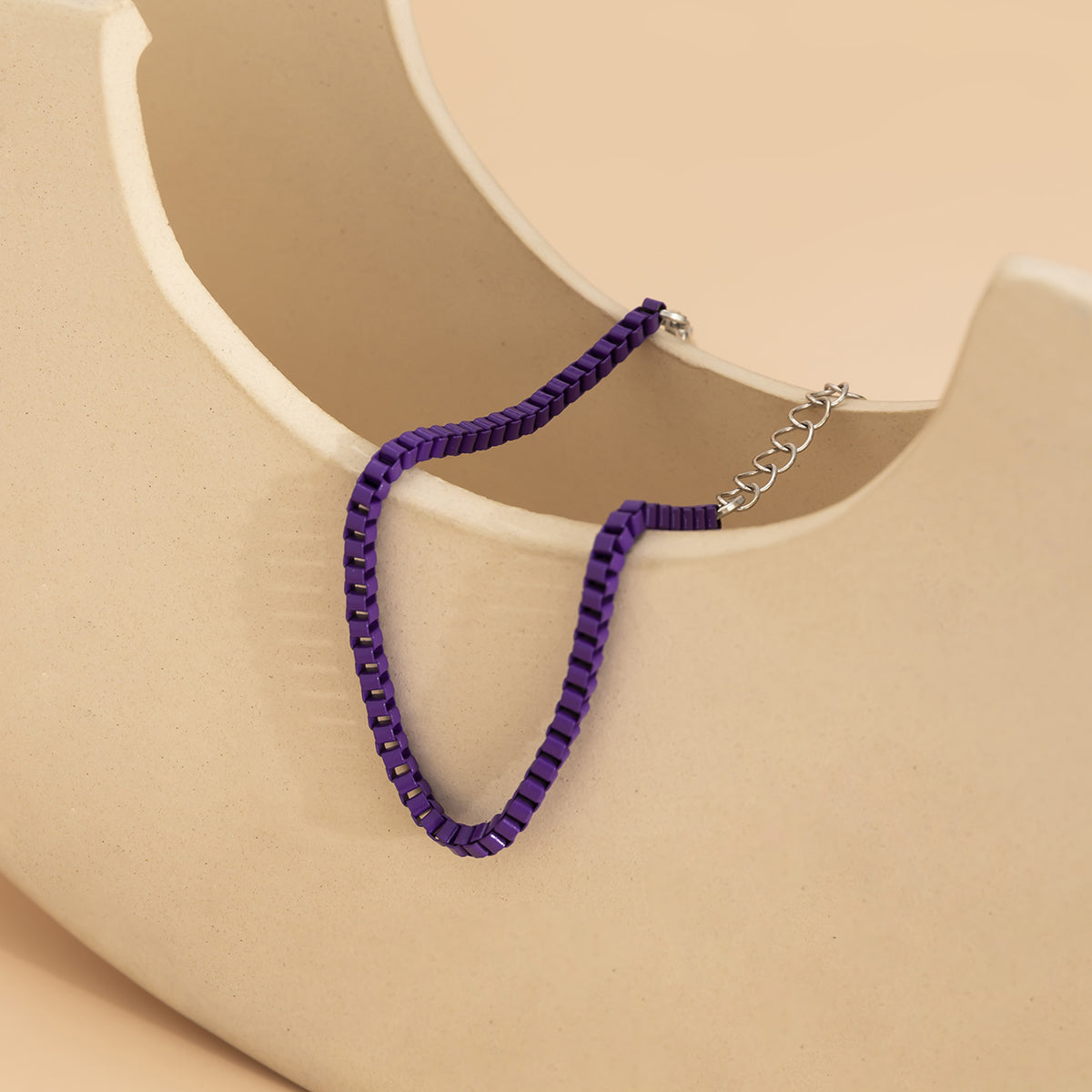 Purple Enamel and Silver-Plated Box Chain Bracelet, silver bracelet for women, vintage-inspired design, detail close-up