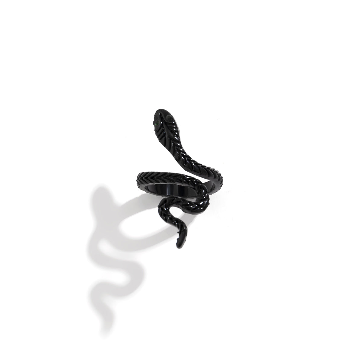 Black Textured Snake Bypass Ring, statement rings for women, vintage-inspired design, detail close-up