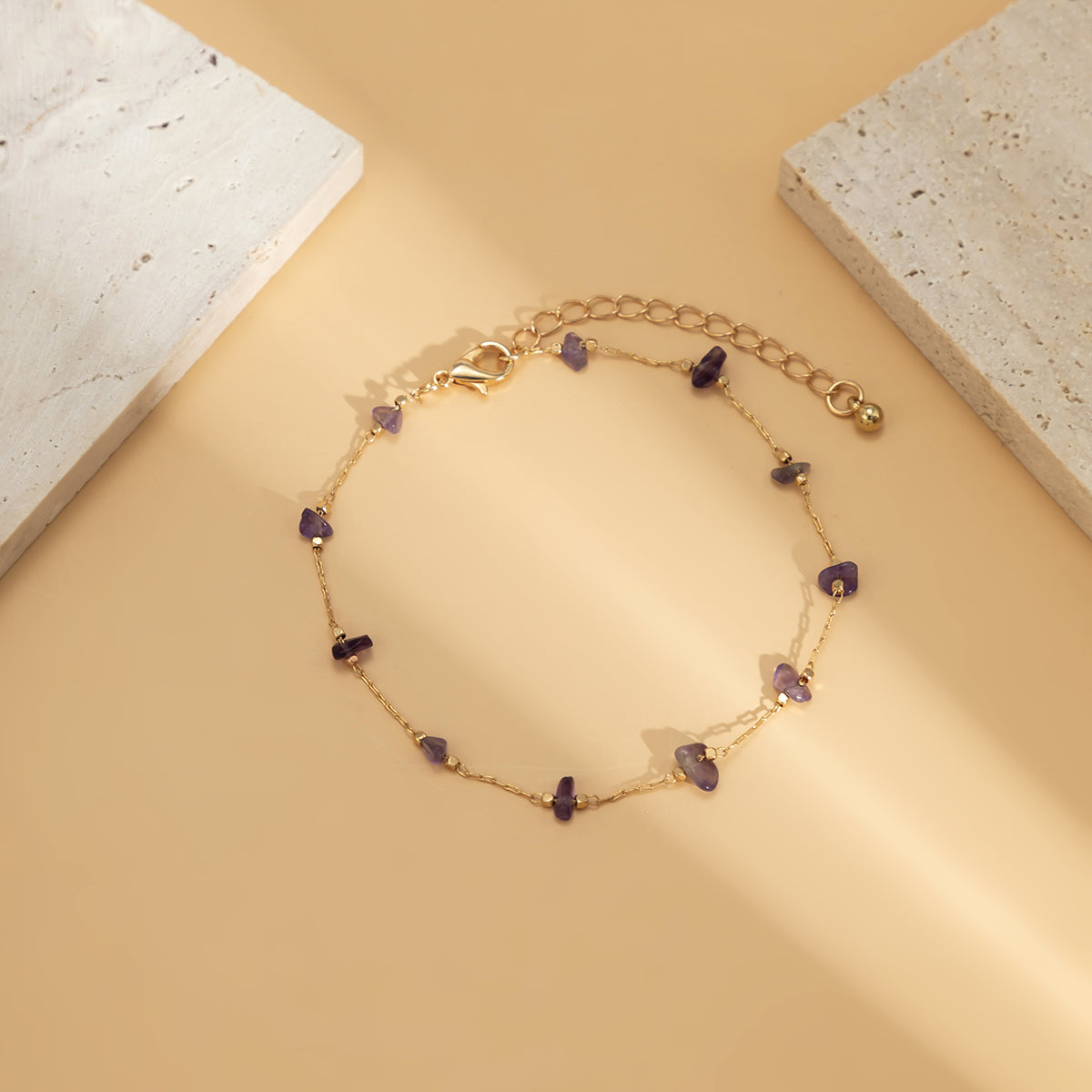 Purple Resin and 18K Gold-Plated Station Anklet, gold anklet bracelet, elegant gift for her, detail close-up