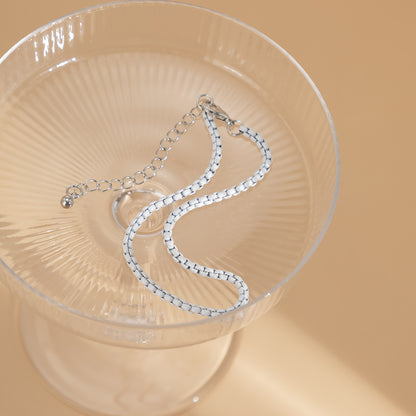 White Enamel and Silver-Plated Box Chain Anklet, silver anklet bracelet, botanical inspired, detail close-up