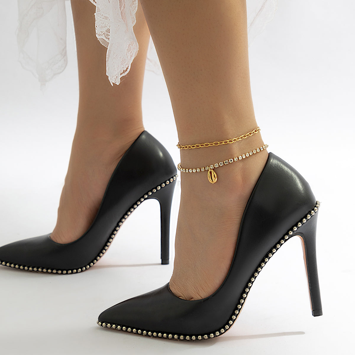 Cubic Zirconia and 18K Gold-Plated Chain Ankle and Shell Charm Anklet, jewelry gift sets for women, detail close-up