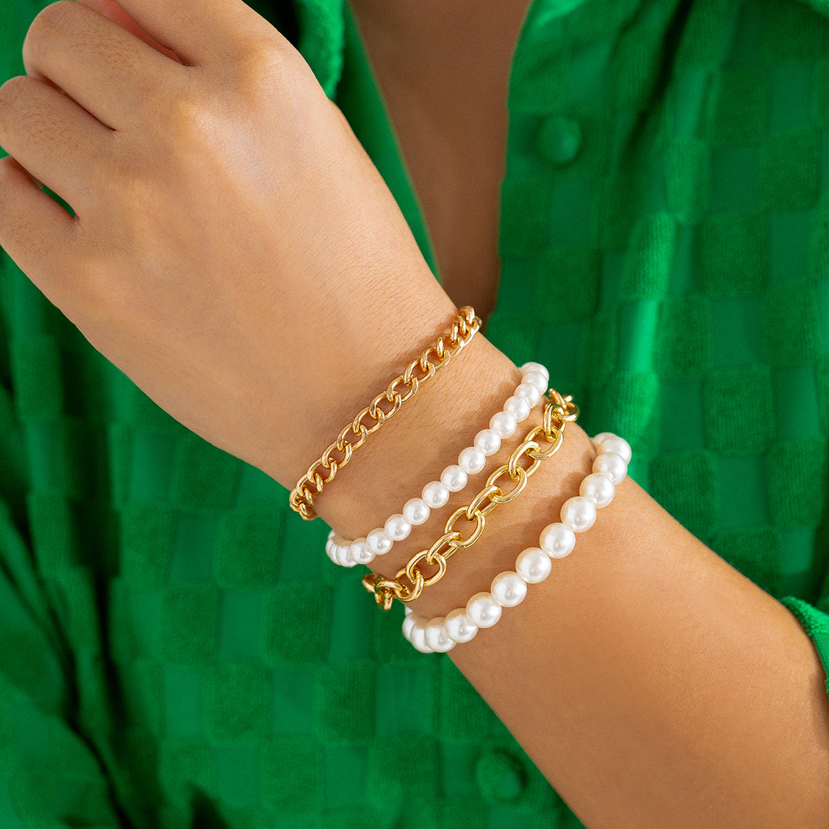 Pearl and 18K Gold-Plated Cable Chain Bracelet Set, jewelry gift sets for women, botanical inspired, front view
