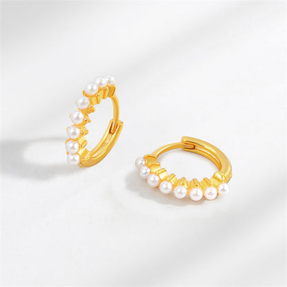 Pearl and 18K Gold-Plated Huggie Earrings, gold huggie earrings, elegant gift for her, detail close-up