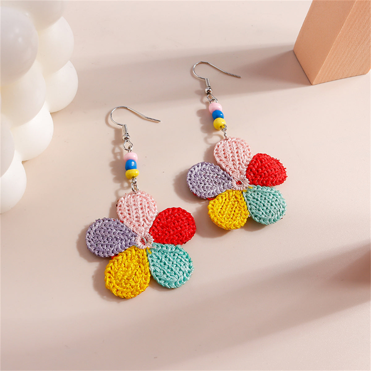 Red Polyester and Howlite Flower Drop Earrings, drop earrings for women, vintage-inspired design, detail close-up