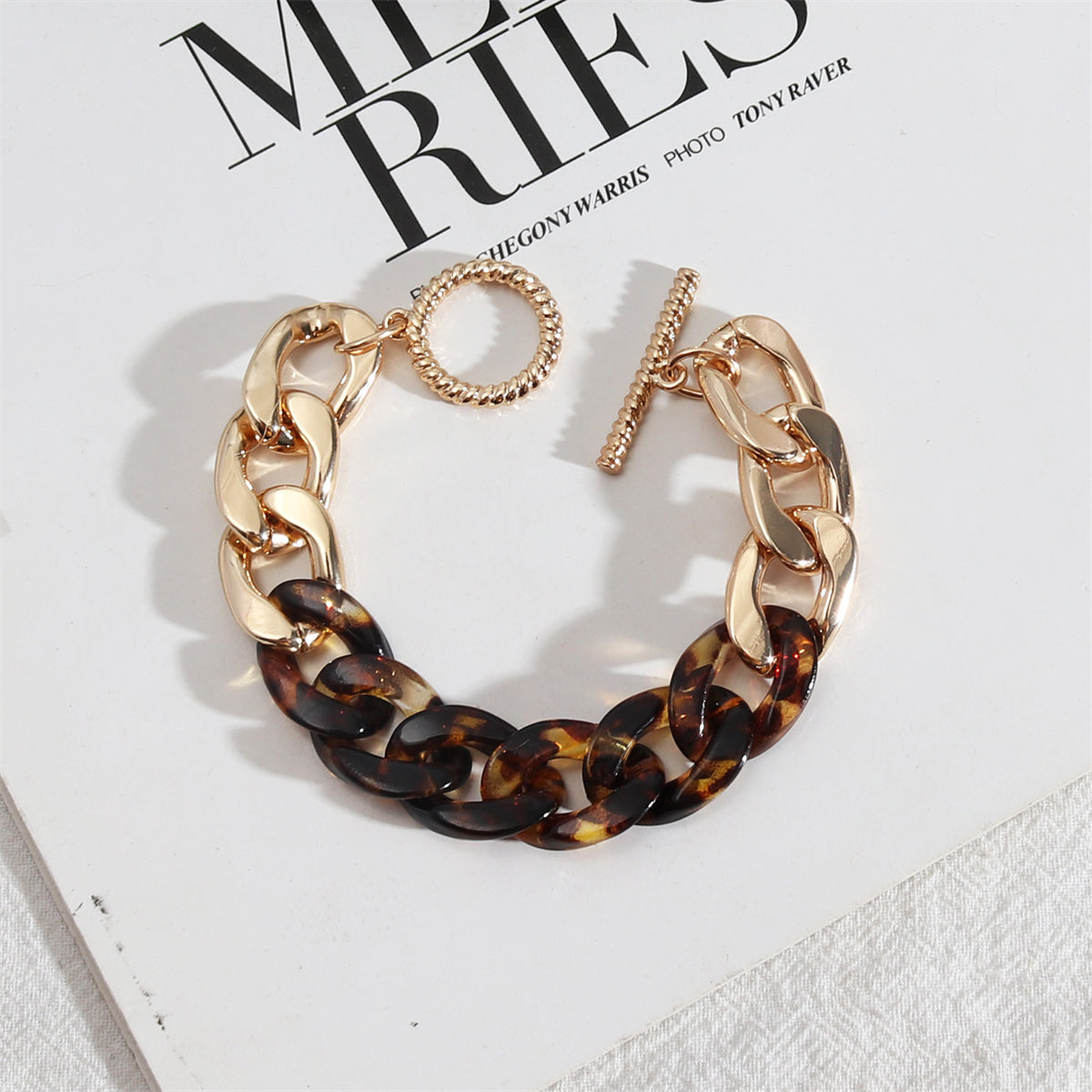 Amber Resin and 18K Gold-Plated Curb Chain Toggle Bracelet, gold bracelet for women, elegant gift for her, front view