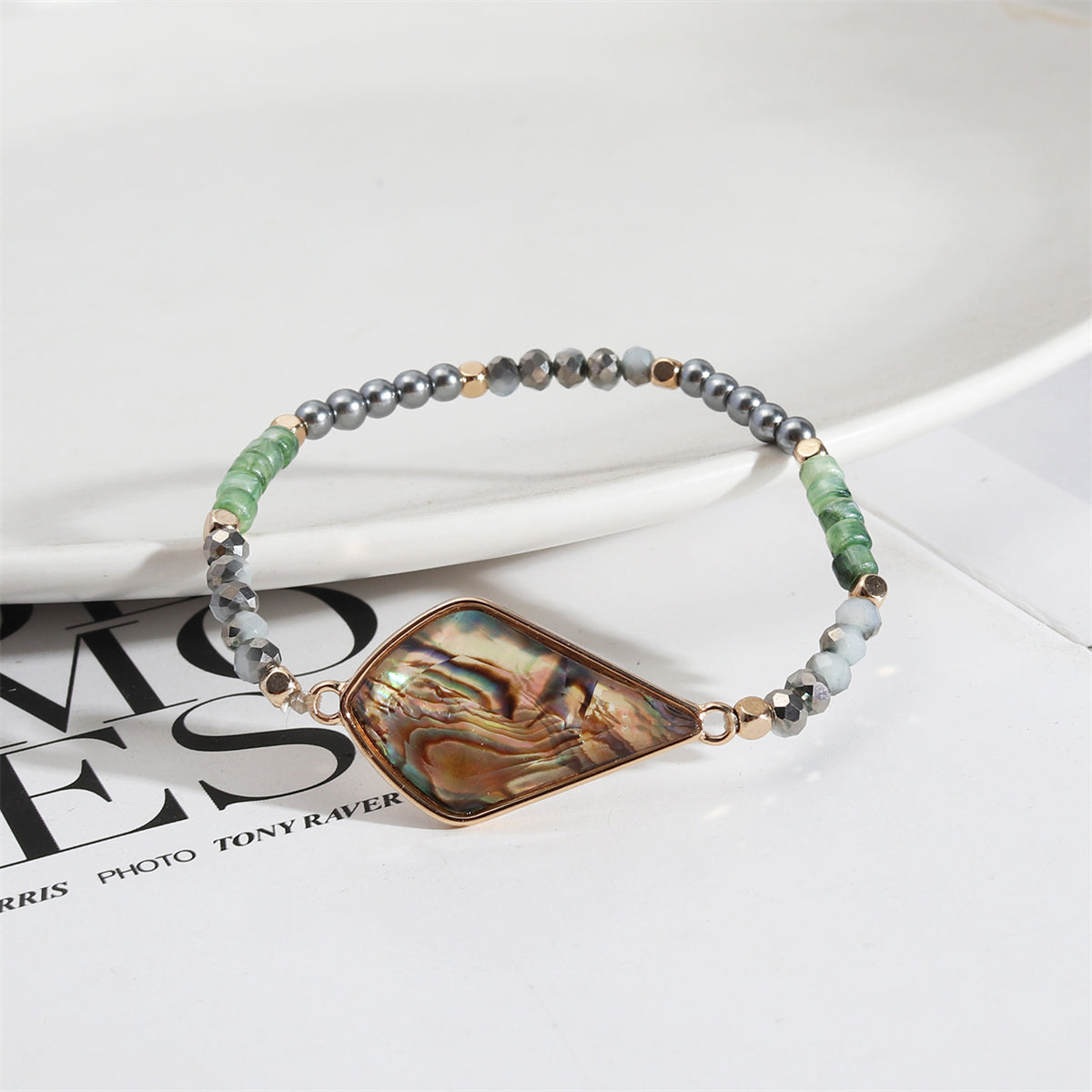 Green Acrylic and Abalone Shell Two Tone Teardrop Stretch Bracelet, bracelet for women, everyday style, detail close-up