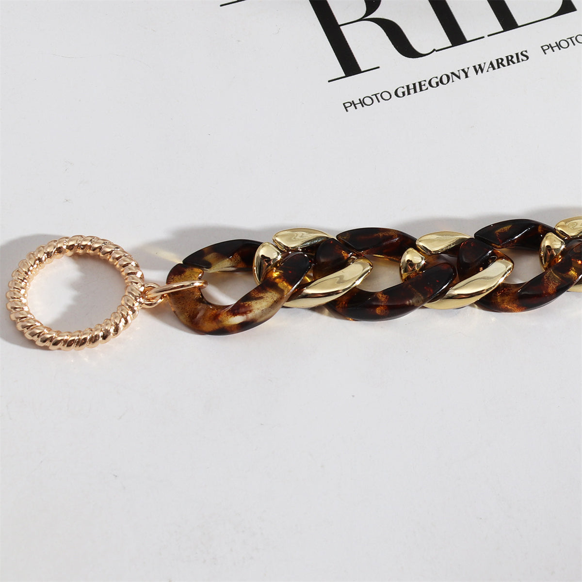 Amber and 18K Gold-Plated Curb Chain Toggle Bracelet, gold bracelet for women, botanical inspired, detail close-up