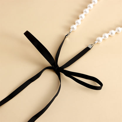 Pearl and Polyster Bow Choker Necklace, pendant necklace for women, vintage-inspired design, lifestyle look