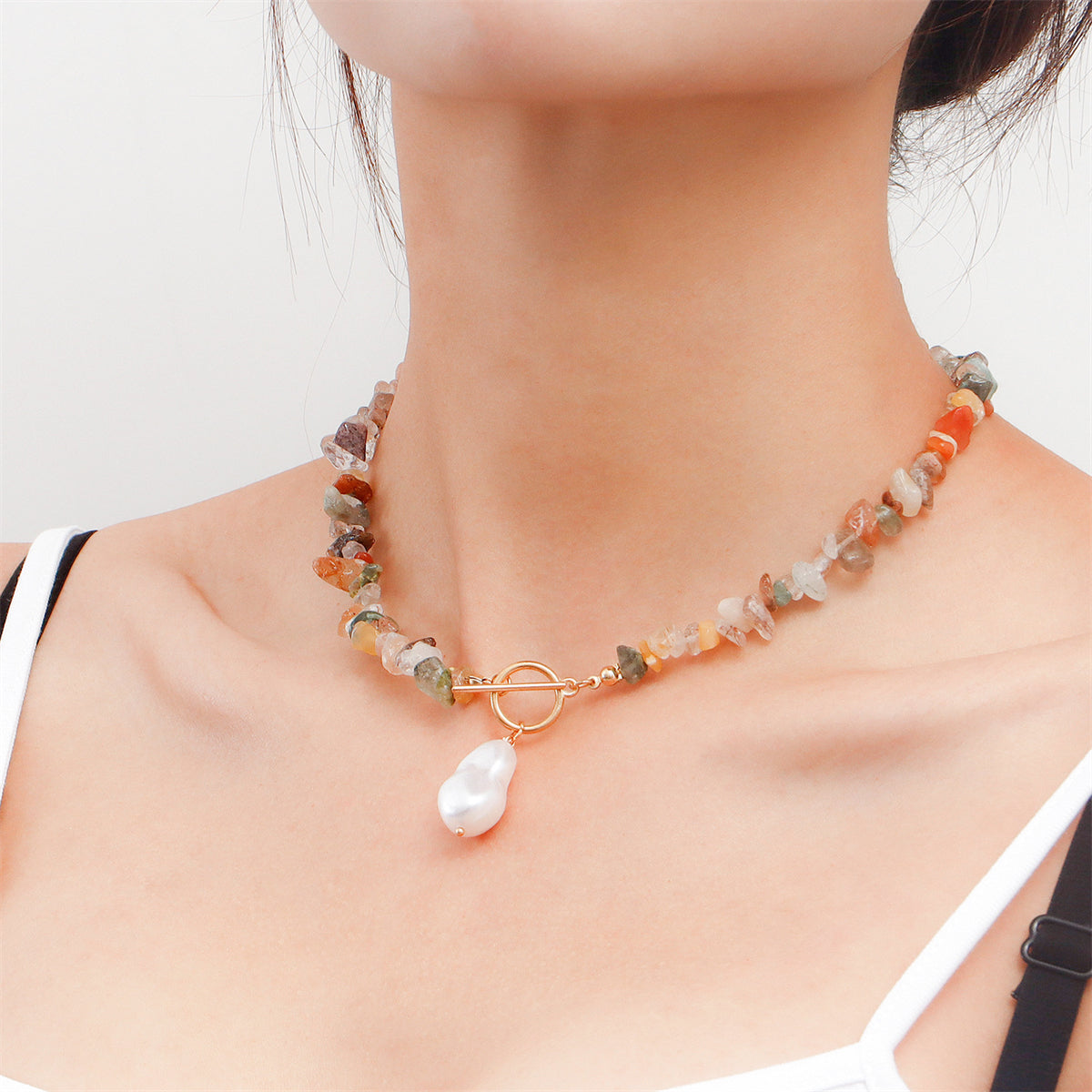 Pearl and Vibrant Irregular Resin Beaded Toggle Pendant Necklace, chunky choker necklace, dainty minimalist design, side view
