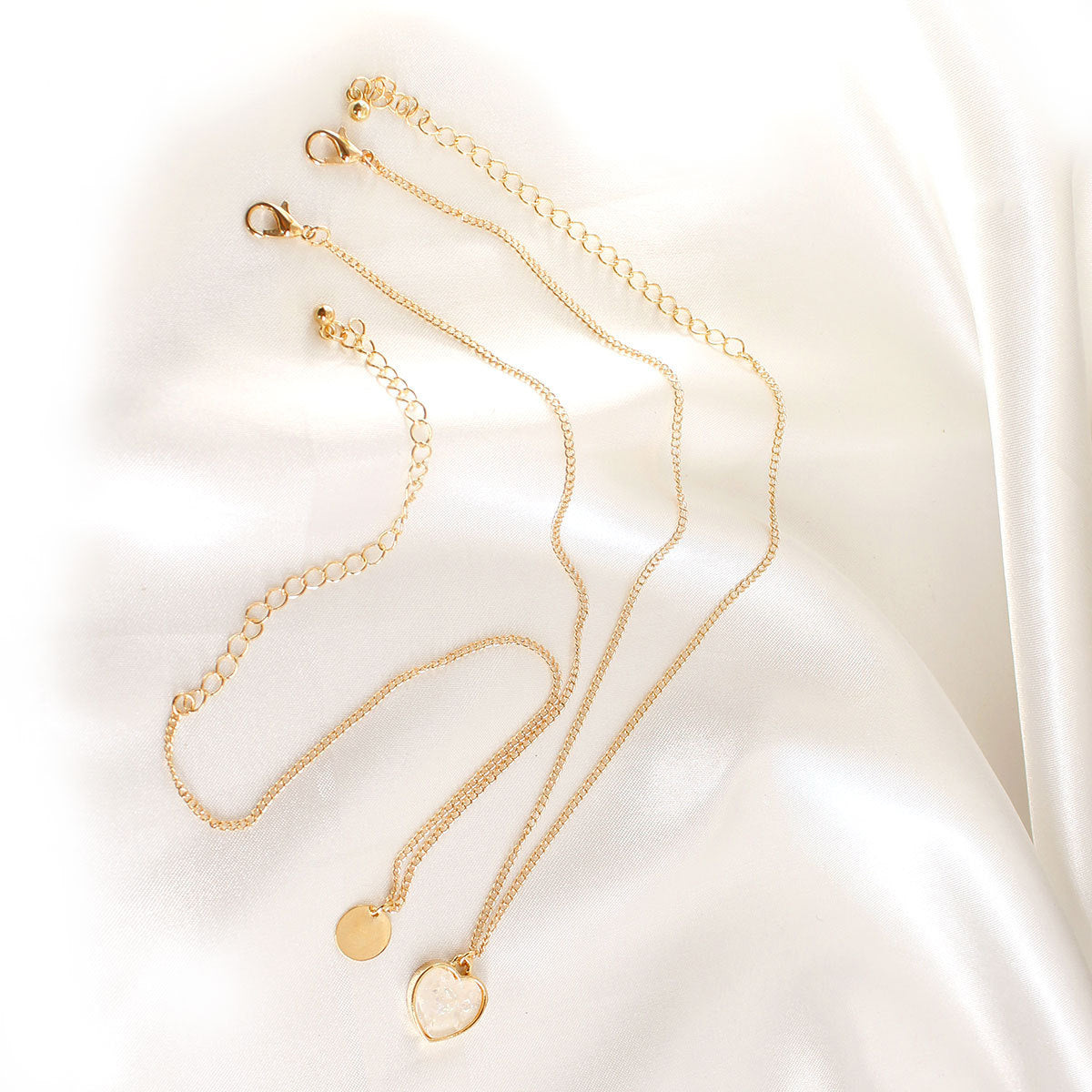 18K Gold-Plated Heart and Round Pendant Necklace Set, jewelry gift sets for women, dainty minimalist design, detail close-up