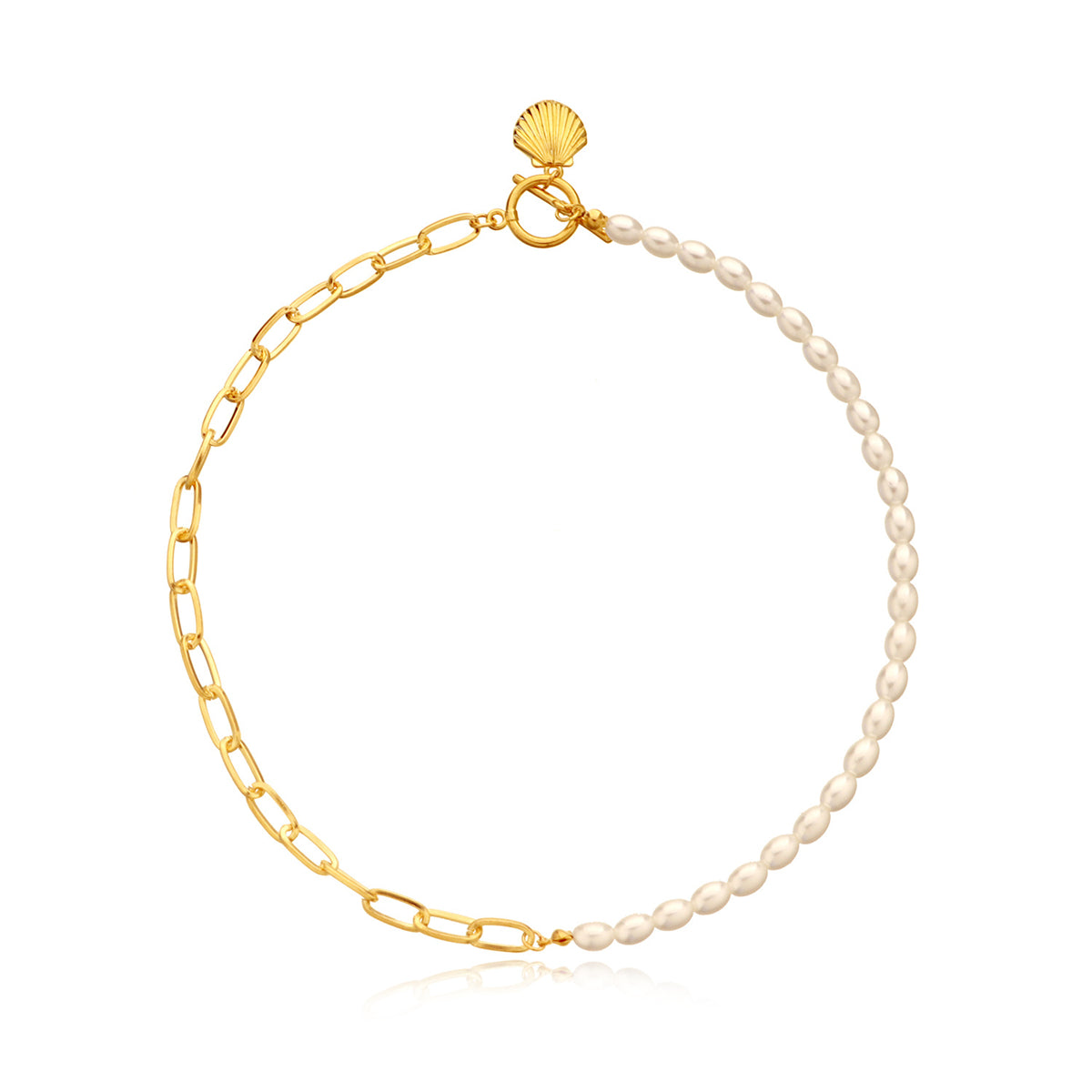 Pearl and 18K Gold-Plated Shell Pendant Necklace, gold pendant necklace for women, everyday style, detail close-up