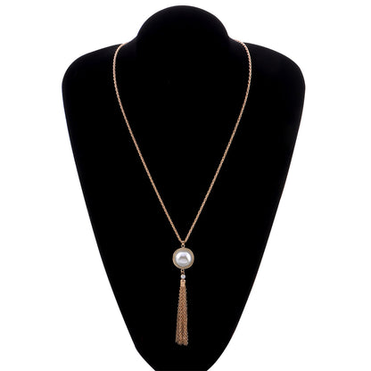 Pearl and 18K Gold-Plated Tassel Pendant Necklace, gold pendant necklace for women, botanical inspired, detail close-up