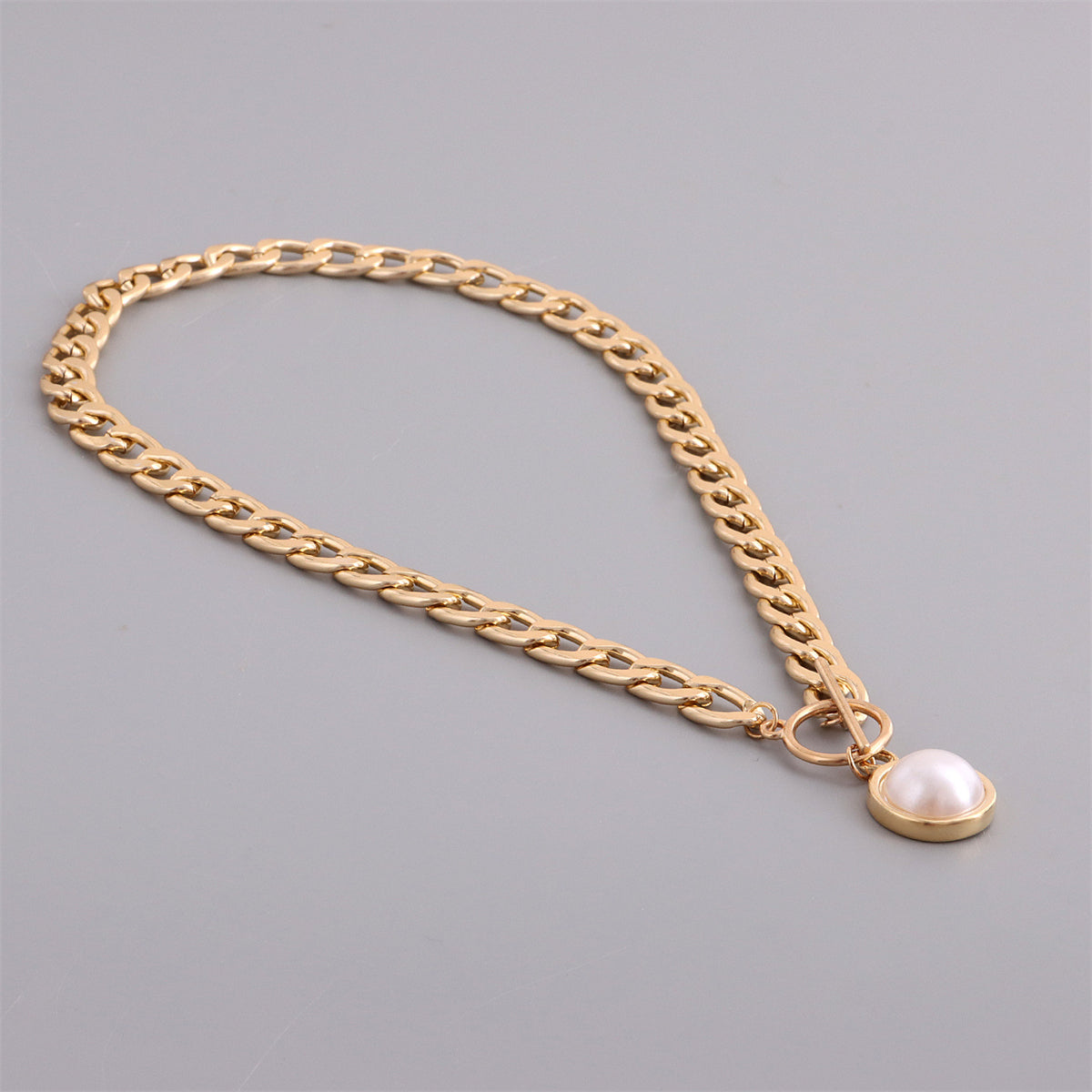 Pearl and 18K Gold-Plated Cuban Pendant Necklace, gold pendant necklace for women, botanical inspired, detail close-up