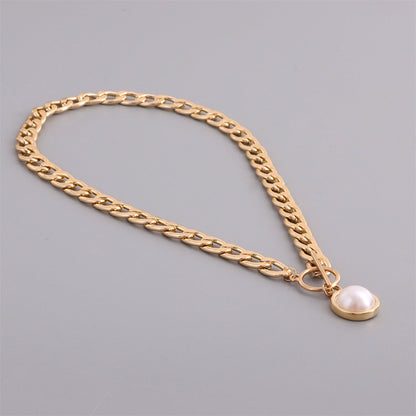Pearl and 18K Gold-Plated Cuban Pendant Necklace, gold pendant necklace for women, botanical inspired, detail close-up
