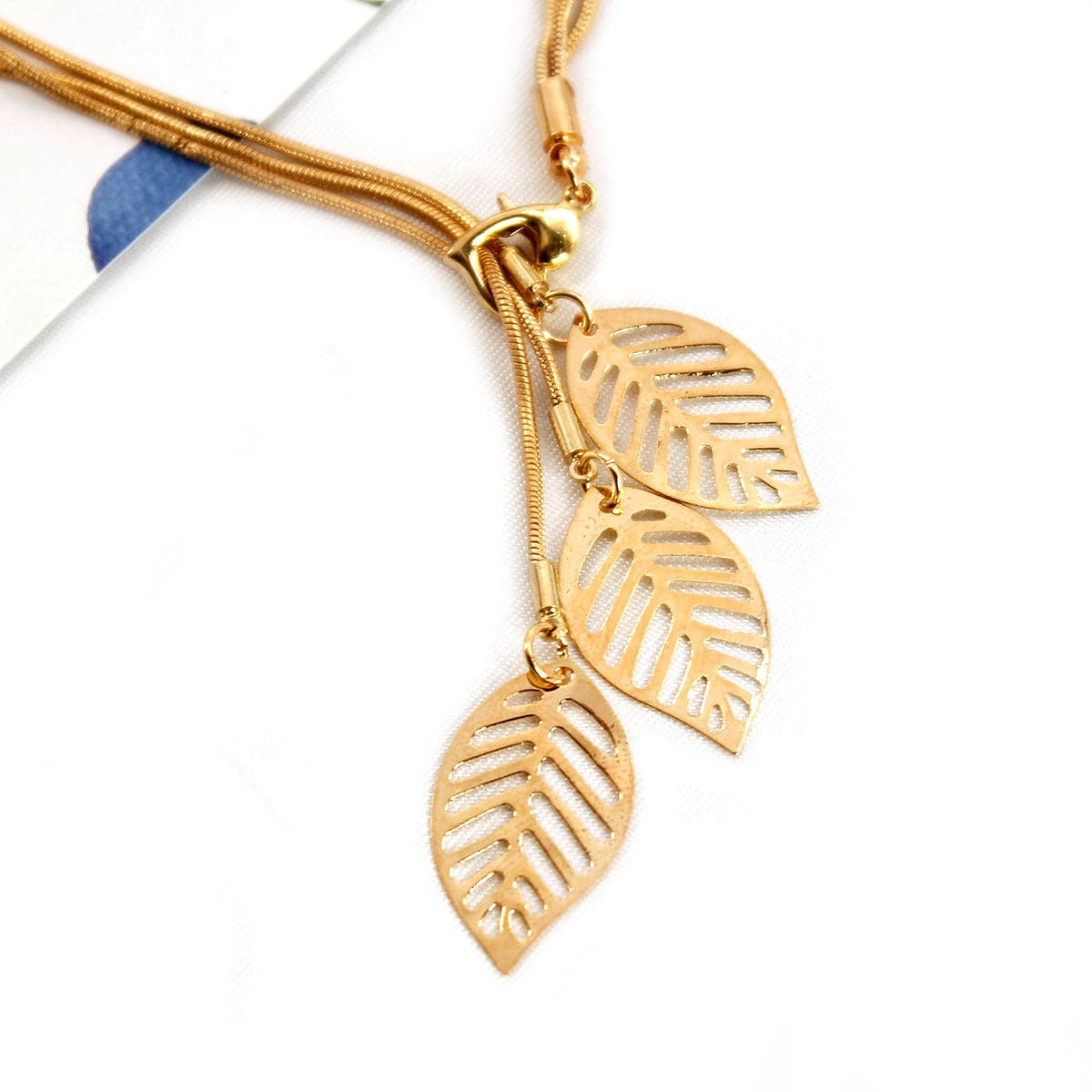18K Gold-Plated Leaves Adjustable Bracelet, gold bracelet for women, elegant gift for her, detail close-up