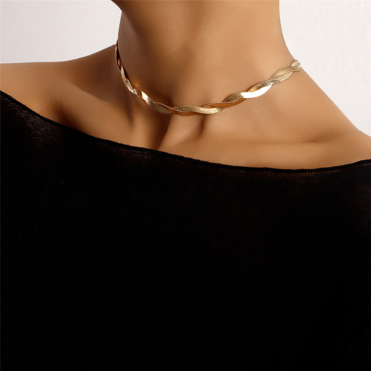 18K Gold-Plated Twisted Snake Chain Choker Necklace, gold pendant necklace for women, vintage-inspired design, front view
