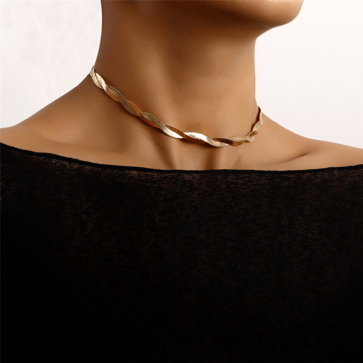 18K Gold-Plated Twisted Snake Chain Choker Necklace, gold pendant necklace for women, vintage-inspired design, side view